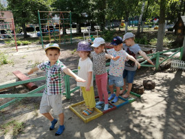 «Солнце, воздух и вода – наши лучшие друзья» «Солнце, воздух и вода – наши лучшие друзья».